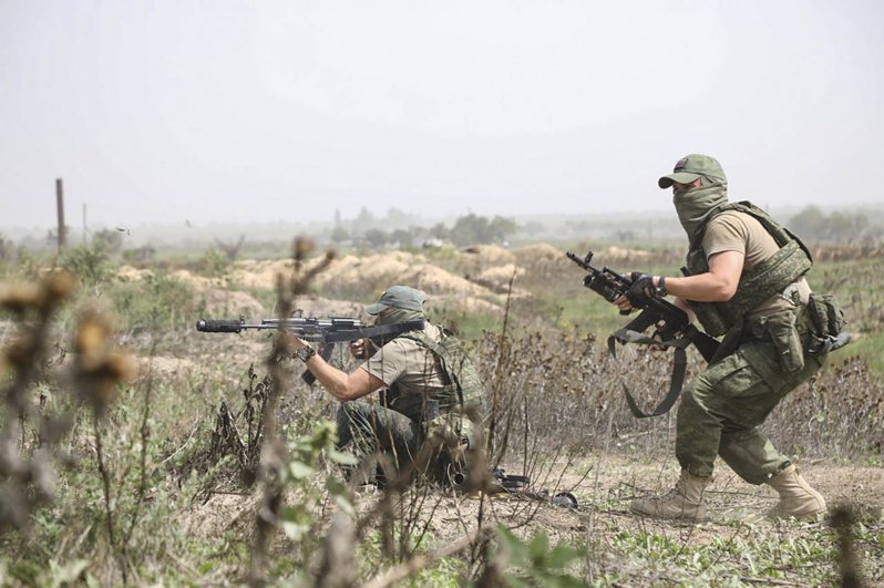 俄国国防部公布的图片显示，俄军10日在乌东和乌南败退时，仍继续抵抗乌军。(欧新社)(photo:UDN)