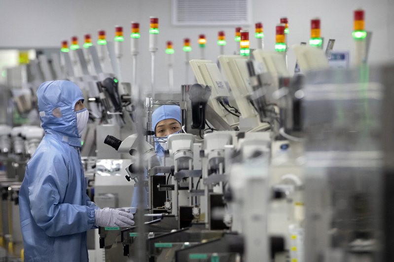 商务部工业与安全局7日列出中国公司黑名单，限制美商将特定先进晶片和制造设备出售给中国厂商。图为位于北京的瑞萨电子(Renesas Electronics)工厂。(美联社)(photo:UDN)