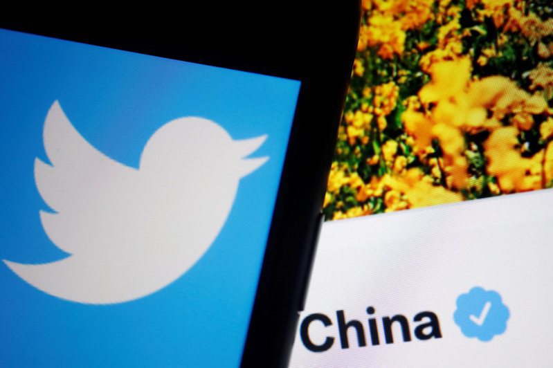 调查报导指，期中选举前夕，中方利用美国社群媒体如推特，放大美国的政治分歧，影响美国选举。(美联社)(photo:UDN)