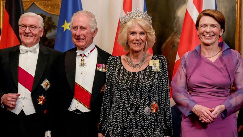英国国王查理三世夫妇（左二、三）参加德国总统史坦麦尔伉俪（左一、四）主持的欢迎国宴。（美联社）(photo:UDN)