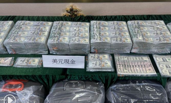 利用航空旅客運送現金的洗黑錢集團遭海關瓦解，涉案金額總共超過7億港元。（取材自香港電台）