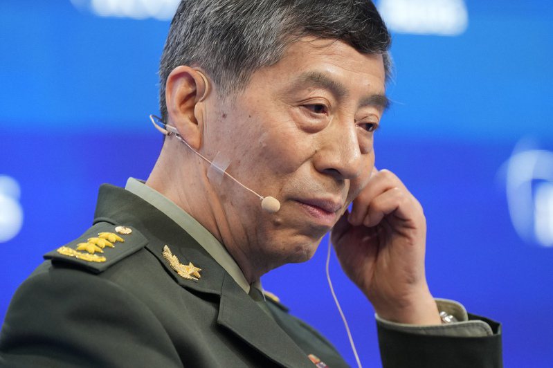 李尚福24日遭免去中國國務委員、國防部長職務。(美聯社)