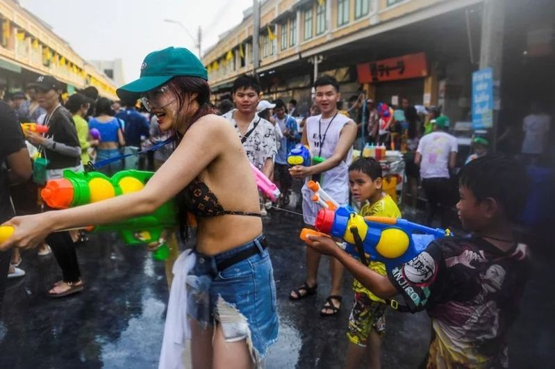 泰國向聯合國教科文組織申請把潑水節列為人類非物質文化遺產，6日宣布申遺成功。(路透)