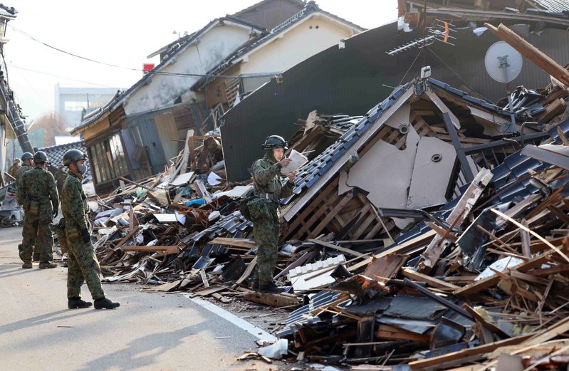 日本石川县能登半岛元旦发生规模7.6极浅强震，当局预估造成的经济损失可能超过8000亿日圆，属于「相当大」的损失。（欧新社）(photo:UDN)