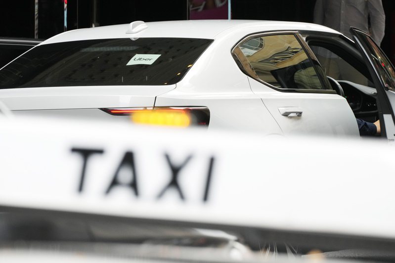 全球共乘服務巨擘Uber同意支付2.72億澳元賠償澳洲計程車業者與司機，不僅創下全球首例，更是澳洲第5大和解案。（美聯社）