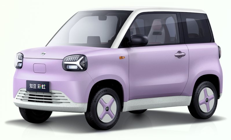 知豆汽車推出的四四方方的新迷你電動車「彩虹」，底價約等於4400美元。圖／取自知豆官網