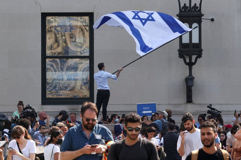 這波學生運動也掀起批評以色列難道就等於反猶太人的辯論。（路透）
