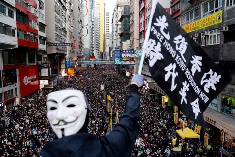 「願榮光歸香港」是在香港「反送中」運動期間誕生的歌曲，現已被香港列為禁歌，如果設為手機鈴聲恐涉嫌違反禁制令。（路透）