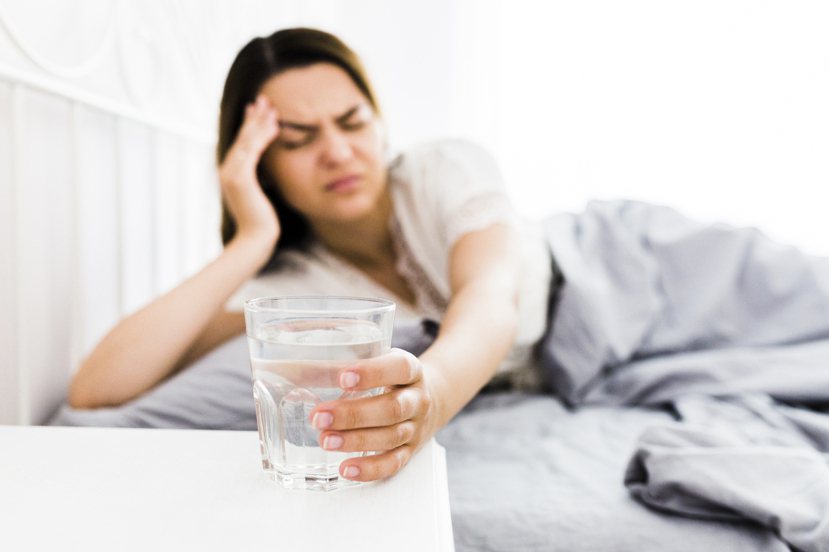 喝酒後頭痛、嘔吐、發抖畏寒等等症狀其實跟酒精代謝過程的身體脫水、乙醛累積有關。 ...