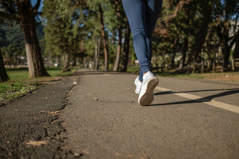 每天步行30分鐘已被證明有助於減肥。 圖／pexels