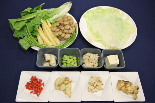 「當歸生薑養生湯」材料。 圖／花蓮慈濟醫院營養科提供