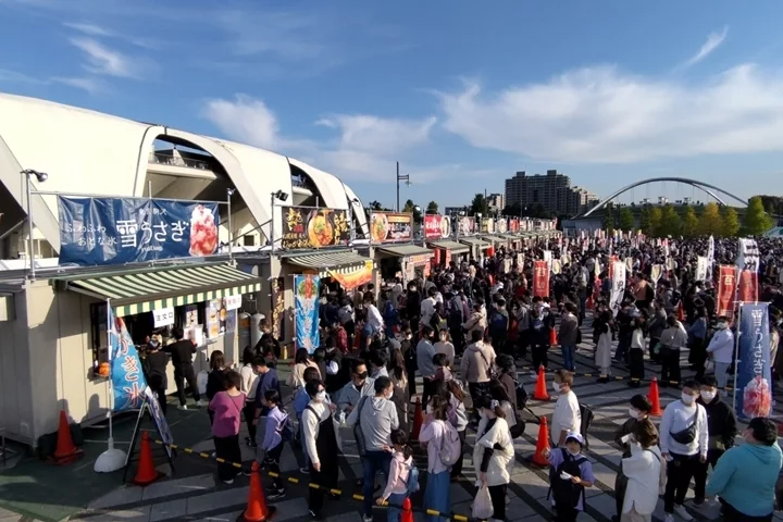 東京拉麵節過往排隊盛況。 圖／Ramen Data Bank