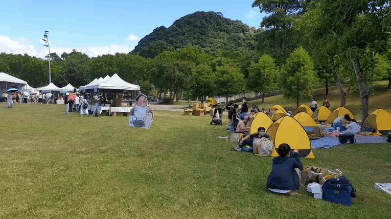 台灣癌症基金會舉辦「漫步生活節」，吸引民眾一起野餐及郊山健走，遠離癌症。 圖／台...