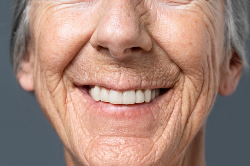 隨著年齡增長，口腔老化，中老年人開始出現牙齦退縮、唾液減少、味覺改變、口臭、牙齒...
