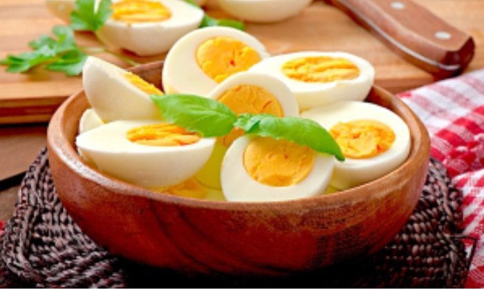水煮蛋煮好後若未立即享用，建議不要浸泡在水裡，且應在一週內食用，因為水煮蛋比生蛋...