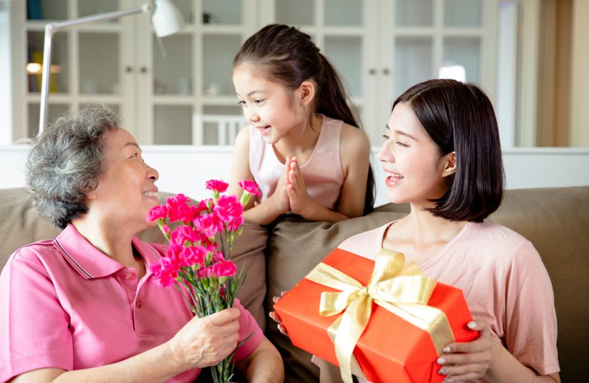 每到五月份，子女們會開始著手規劃母親節活動，也不忘精心挑選送一份小禮物討媽媽們開...
