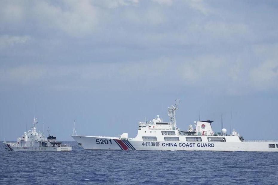 由於仙賓礁的戰略位置十分誘人，近來成了中國、菲律賓在南海最新的衝突點。圖為中菲海警船的對比。圖／取自百度