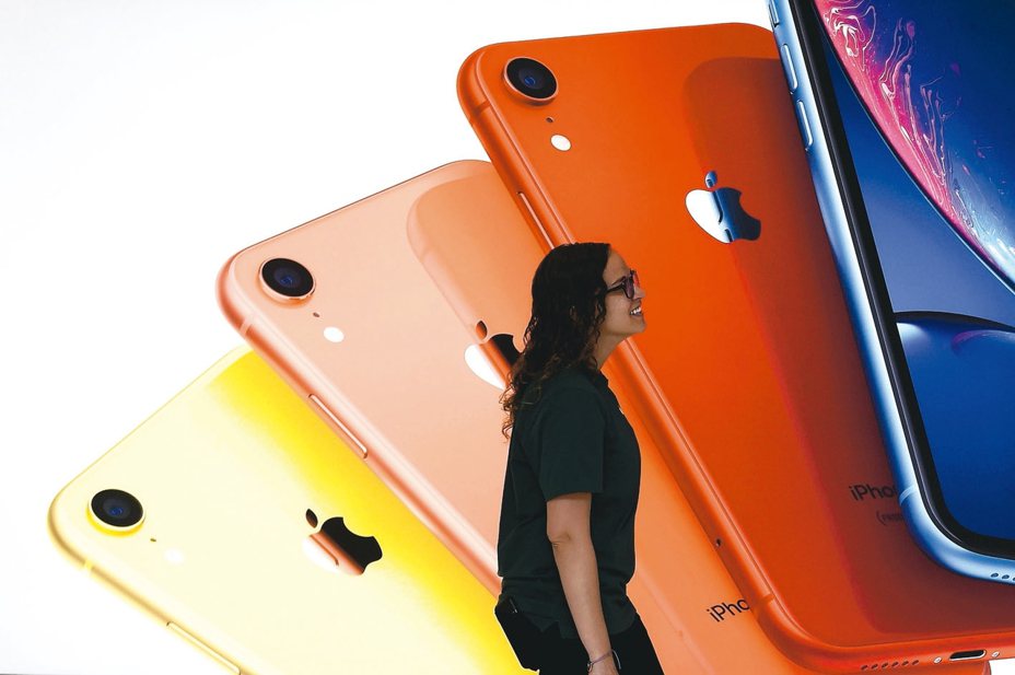 蘋果平價新機種iPhone SE將在本周五（24日）開賣。 路透