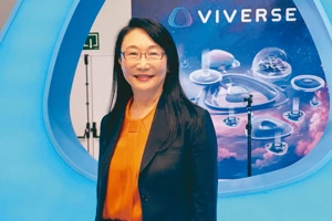 宏達電MWC推VR擺大陣仗 董座王雪紅樂觀裝置市場