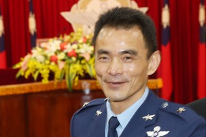 空軍少將柳惠千4月1日退伍前一天，被任命為駐英國公使。 圖／聯合報系資料照片