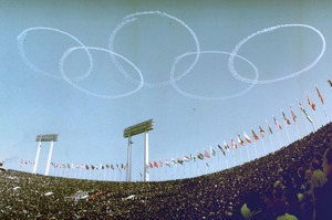 日本藍色衝擊波飛行表演隊 完美畫出高難度奧運五環驚艷國際