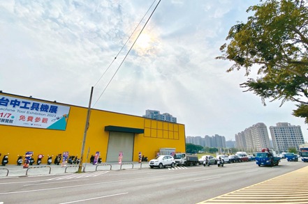 國壽以總價33億元標下台中高鐵特區5,899.5坪土地，就位於台中國際會展中心旁。 記者宋健生／攝影
