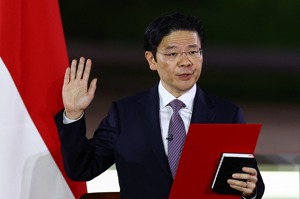 新加坡總理黃循財日前在《經濟學人》的訪問中強調，新加坡獨立自主，在中美之間並不選邊站，其外交政策基於新加坡自身的國家利益。路透