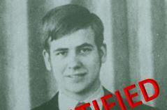 1969年美國俄亥俄州20歲青年康拉德，從任職的銀行盜走21.5萬美元後失蹤。這個半世紀多的懸案，直到上周才真相大白。取自美國司法部法警局推特
