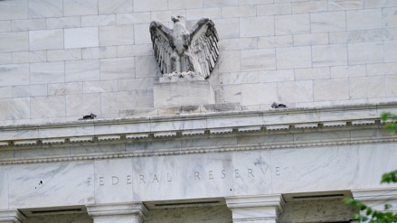 Fed聲明中表示，近幾個月來，在邁向委員會2%通膨目標方面一直缺乏進一步進展。路透