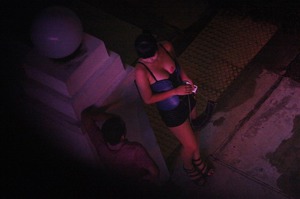 這幾年美國政府加強邊境查緝，去年11月麻州聯邦地檢破獲亞洲女性高級賣淫組織。示意圖，非新聞當事人。路透