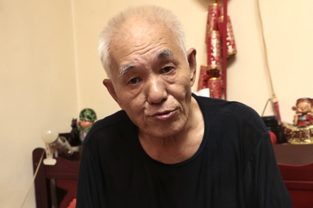 66歲的王伯伯過去是計程車司機，因為中風後無法自由行走，也變得不常外出，沒有生活目標，只想順其自然。 記者黃義書／攝影