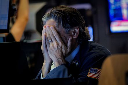 美國股市今年從1月漲到7月，8月踢到鐵板不進則退，9月似乎陷入泥淖動彈不得，警告後市將大跌的聲浪日益高漲。但分析師認為，沒必要對後市太悲觀。 路透