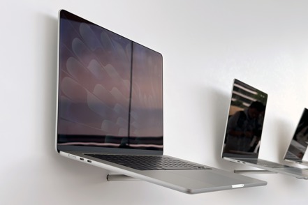 蘋果5日於年度全球開發者大會（WWDC）推出史上最大的15.3吋MacBook Air，以及Mac Studio與Mac Pro等筆電與桌機新品。記者黃筱晴／攝影