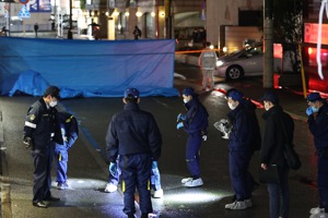 日本全國去年起發生多起強盜案，手法兇殘。圖為日本警方在案發現場搜證，示意圖，與新聞無關。路透