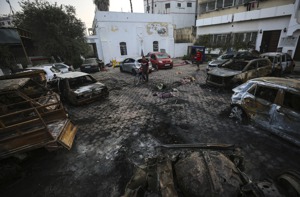 加薩市的阿里醫院17日發生爆炸，哈瑪斯隨即指控以色列蓄意空襲，以色列反控是武裝民兵「伊斯蘭聖戰組織」火箭誤射。美聯社