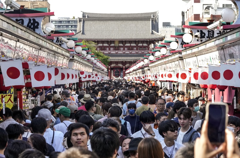 旅行業者表示，自由行旅客走訪日本多半集中在東京、大阪等大城市，日本鄉下旅行交通不便，給了日本旅遊業者較好的操作空間。圖為東京淺草寺。歐新社