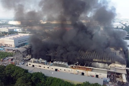 屏東明揚國際公司廠房爆炸，今天上午的狀況。 記者劉學聖／攝影