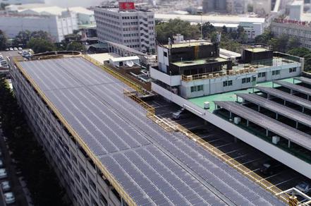 台塑高雄仁武廠採用太陽能板。台塑/提供