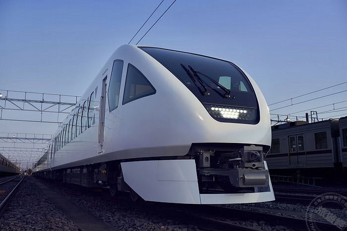 日本又有新的豪華<u>觀光列車</u>──東武鐵道「SPACIA X」