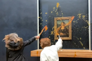 名畫「蒙娜麗莎」又被潑湯！抗議者：藝術還是永續飲食重要？