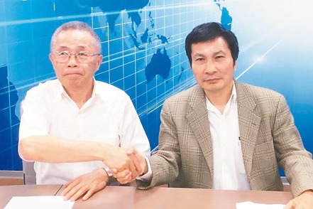 富驊董事長柯吉源（左）。
 聯合報系資料照