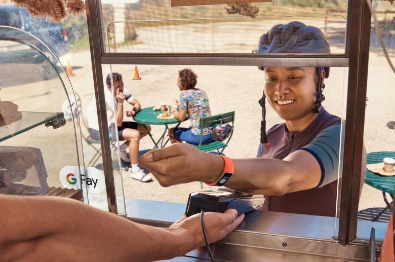 Google旗下Fitbit Charge 6智慧手環 可導航、支付還能續航7天 即起開放預購