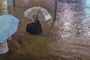 韓國「80年來最大豪雨」 逾百人有家歸不得
