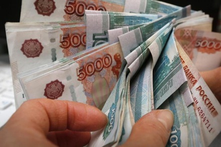 金管會公布，9月底為止，四家銀行和八家壽險業持俄債曝險達1,327.31億元。 路透