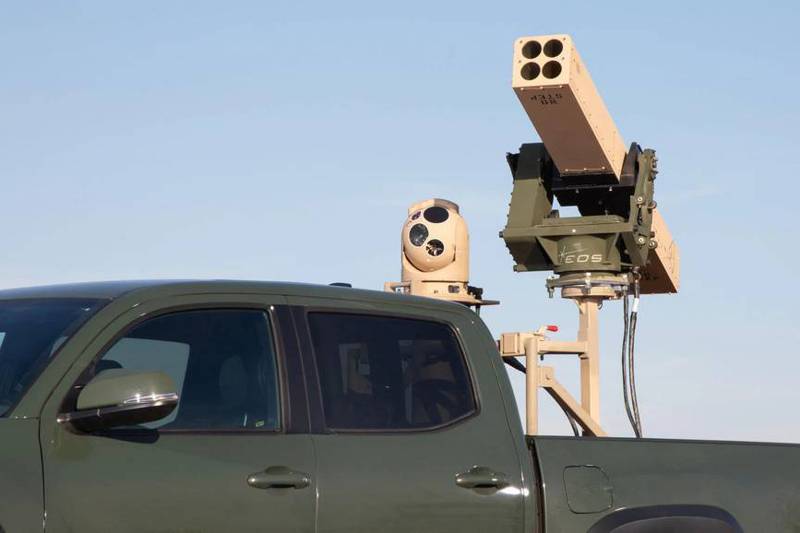 美國總統拜登24日宣布加碼軍援烏克蘭，就包含一款「反無人機利器」，能將民用小貨車就地變身成防空炮塔。圖／L3Harris