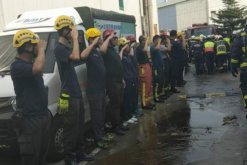 台中2消防員殉職 韓國瑜：政府該讓消防同仁安全出任務 | 聯合新聞網