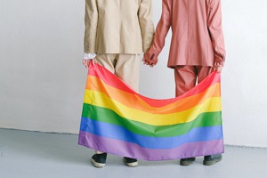 婚姻平權再+1！立院三讀通過「同性配偶也能收養子女」