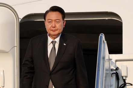 南韓總統尹錫悅17日抵達美國安德魯空軍基地。歐新社