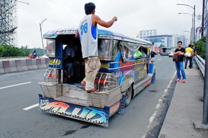 菲律賓要求「吉普尼」換環保車型 司機罷工抗議影響生計