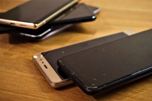 逾五成民眾舊手機放家裡閒置 環保署10月推手機回收抽iPhone 14